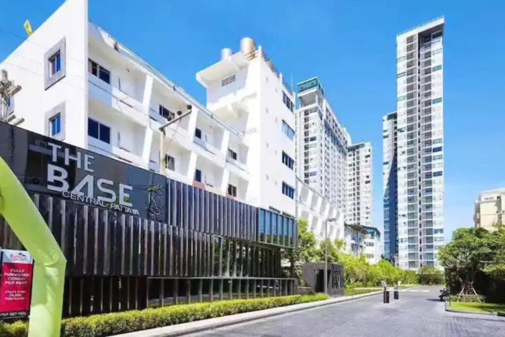 Base Central Pattaya Long Balcony King-Bed With Infinity Pool & Free Netflix! ภายนอก รูปภาพ