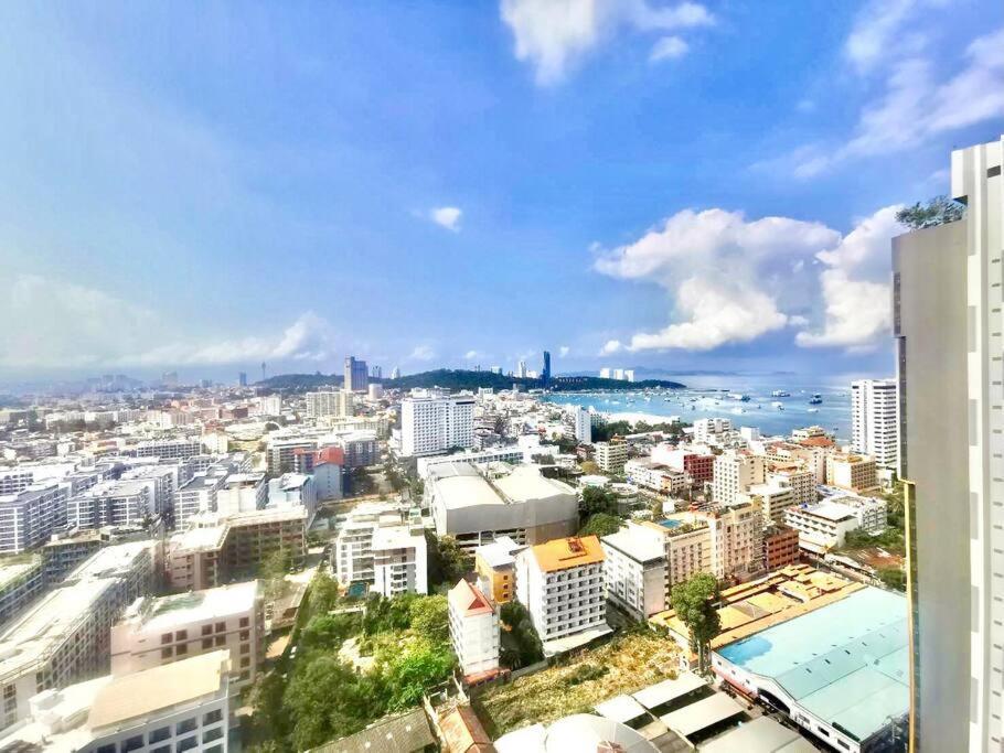 Base Central Pattaya Long Balcony King-Bed With Infinity Pool & Free Netflix! ภายนอก รูปภาพ