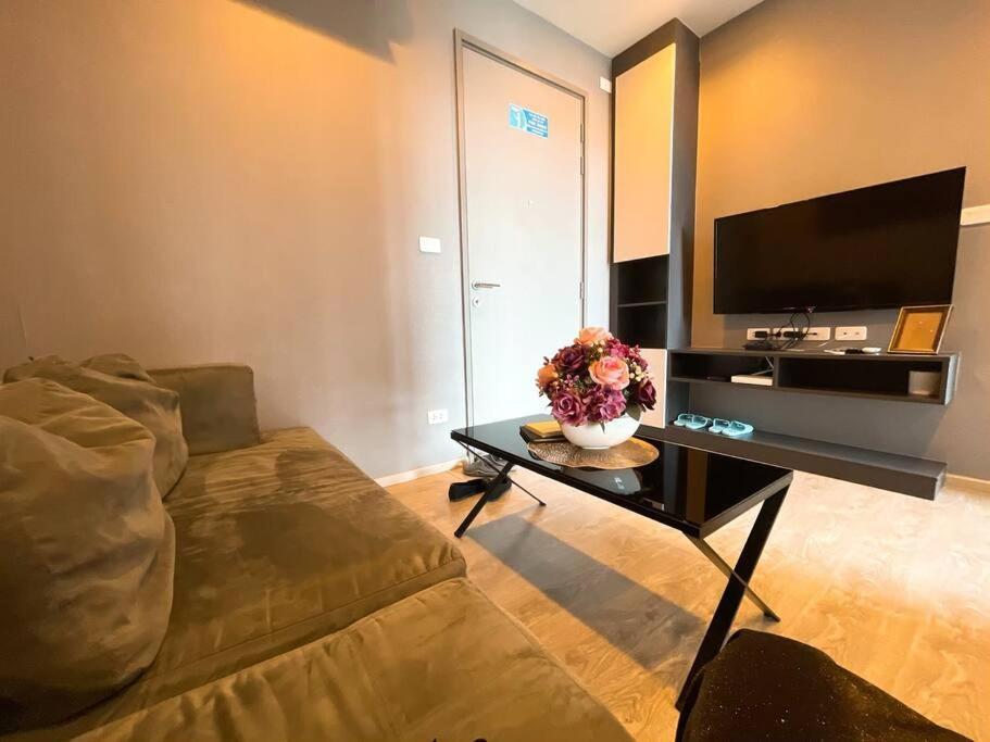 Base Central Pattaya Long Balcony King-Bed With Infinity Pool & Free Netflix! ภายนอก รูปภาพ