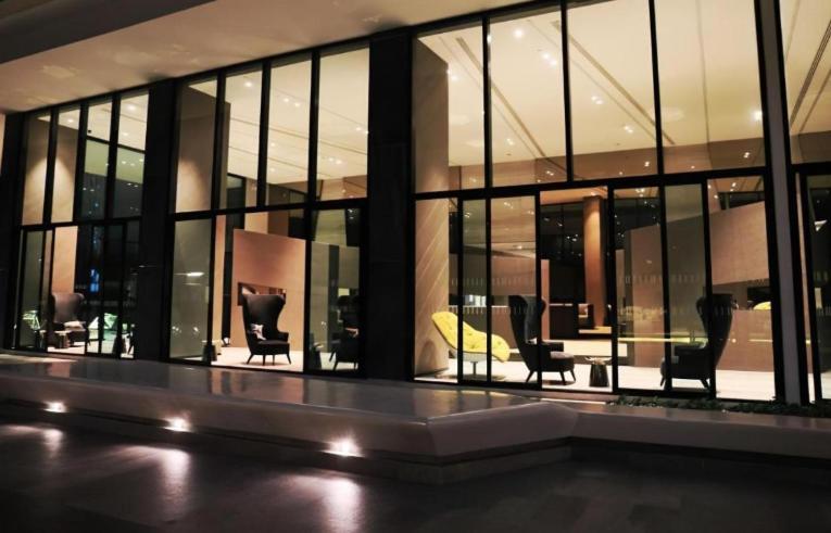 Base Central Pattaya Long Balcony King-Bed With Infinity Pool & Free Netflix! ภายนอก รูปภาพ