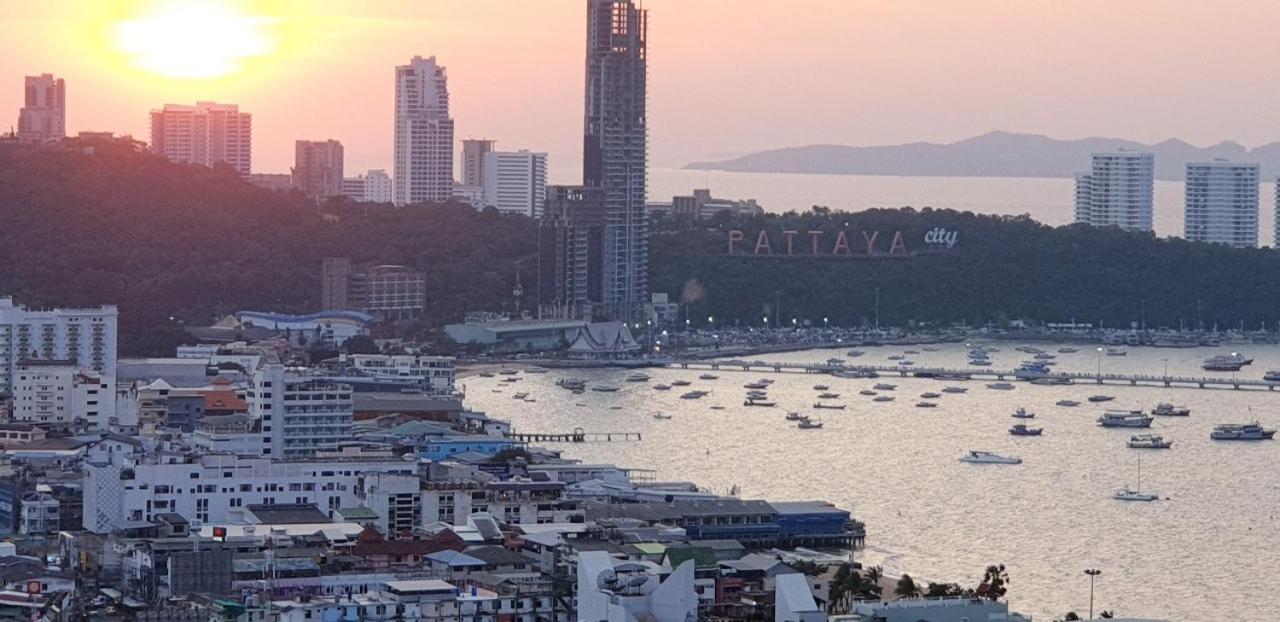 Base Central Pattaya Long Balcony King-Bed With Infinity Pool & Free Netflix! ภายนอก รูปภาพ