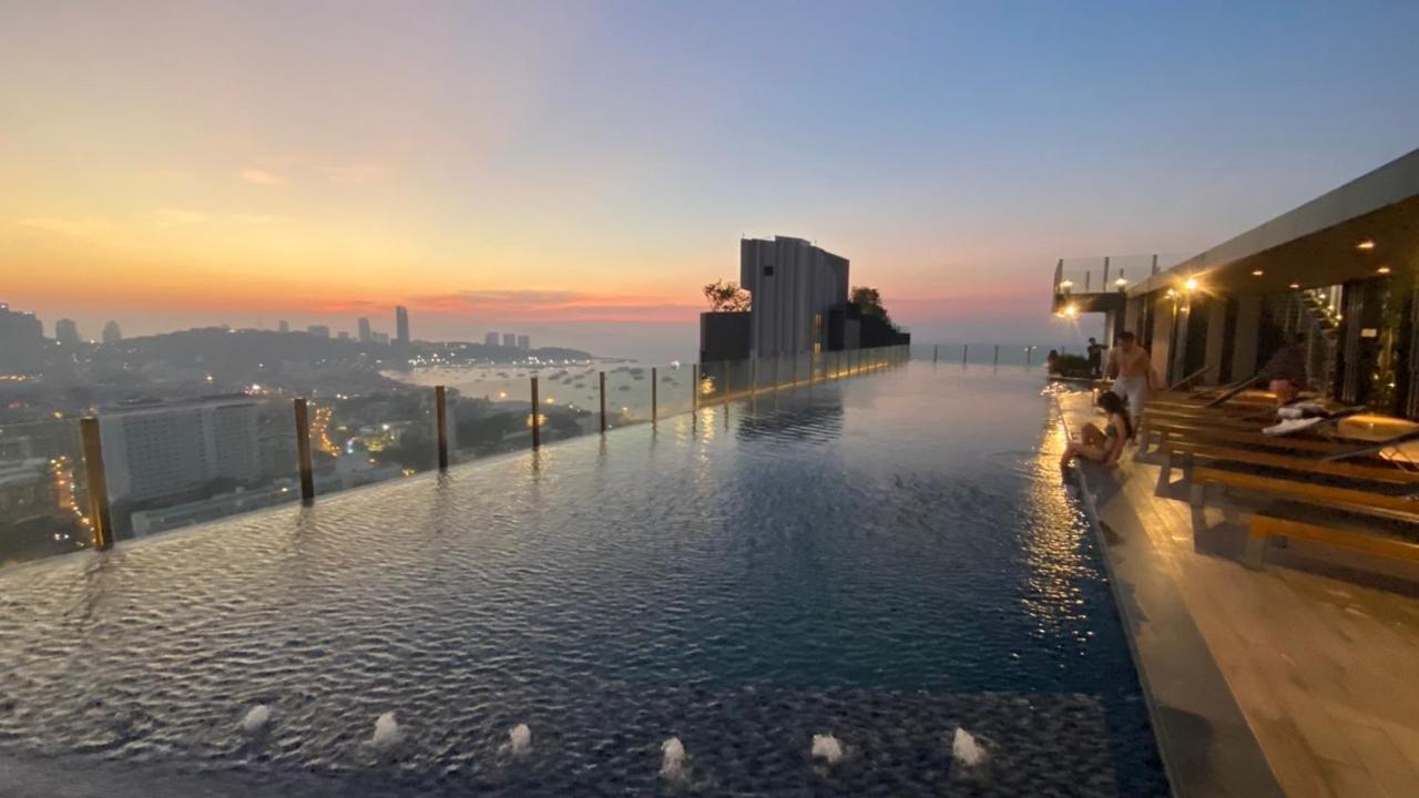 Base Central Pattaya Long Balcony King-Bed With Infinity Pool & Free Netflix! ภายนอก รูปภาพ