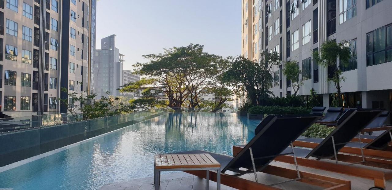 Base Central Pattaya Long Balcony King-Bed With Infinity Pool & Free Netflix! ภายนอก รูปภาพ