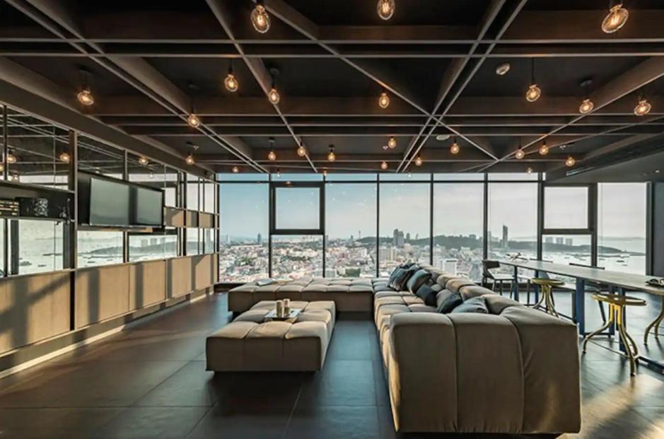 Base Central Pattaya Long Balcony King-Bed With Infinity Pool & Free Netflix! ภายนอก รูปภาพ